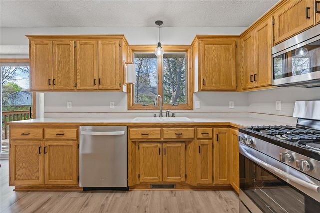6130 Albert Lane, North Branch, MN 55056