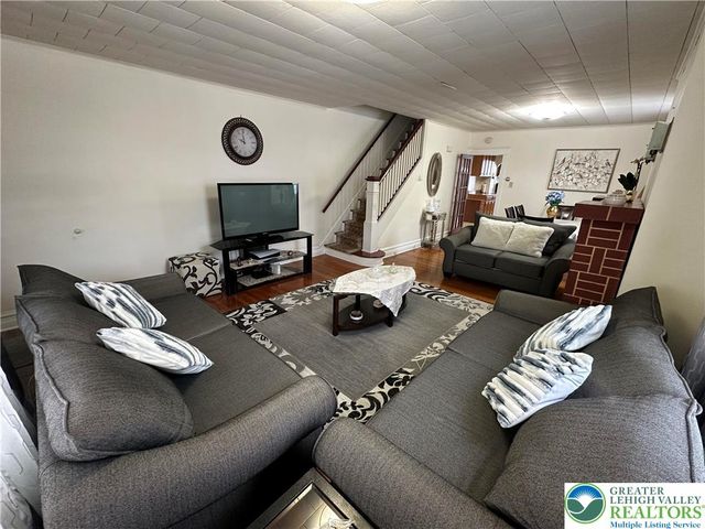 1566 Washington Avenue, Northampton Boro, PA 18067
