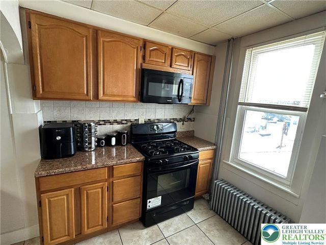 1566 Washington Avenue, Northampton Boro, PA 18067
