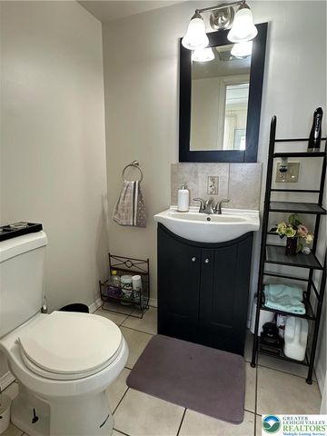 1566 Washington Avenue, Northampton Boro, PA 18067