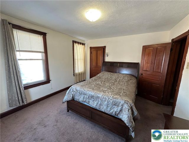 1566 Washington Avenue, Northampton Boro, PA 18067
