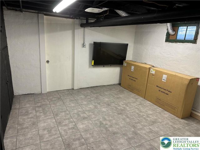 1566 Washington Avenue, Northampton Boro, PA 18067