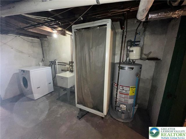 1566 Washington Avenue, Northampton Boro, PA 18067
