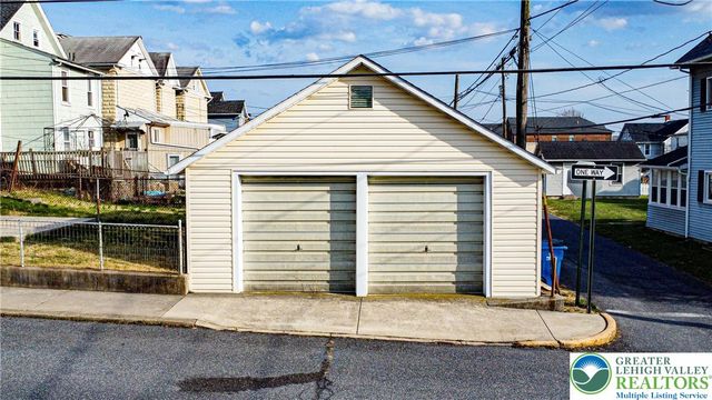 1566 Washington Avenue, Northampton Boro, PA 18067