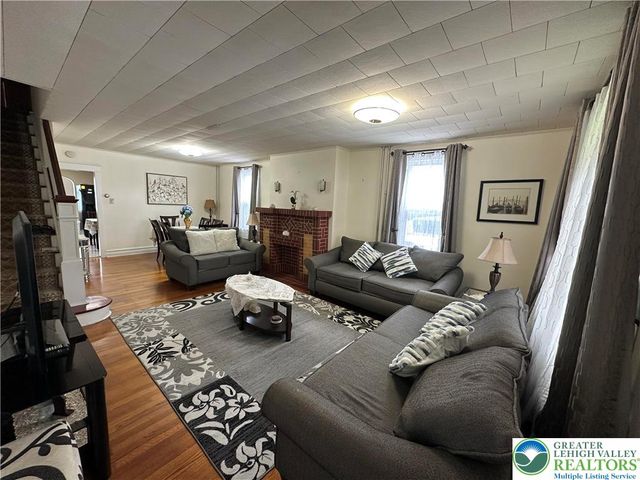 1566 Washington Avenue, Northampton Boro, PA 18067