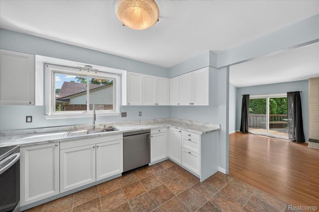 2370 Norton Road, Rochester Hills, MI 48307
