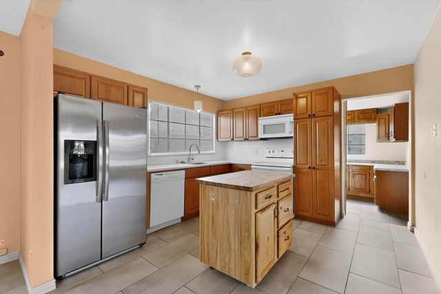 1722 Vermont Street NE, Albuquerque, NM 87110