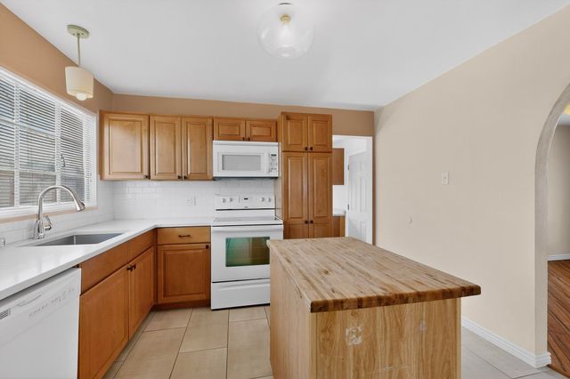 1722 Vermont Street NE, Albuquerque, NM 87110