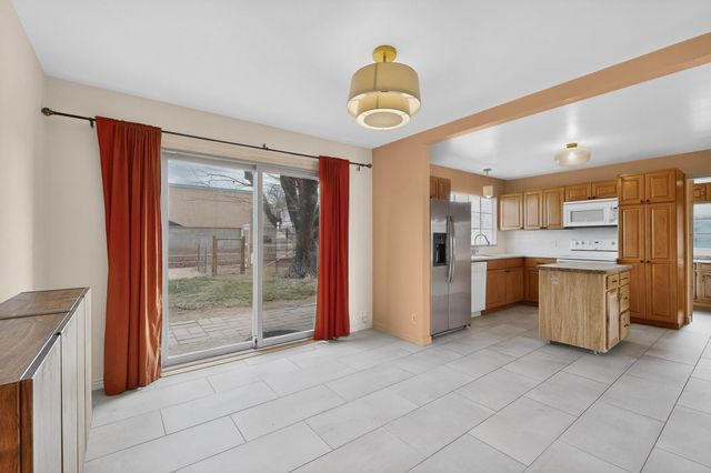 1722 Vermont Street NE, Albuquerque, NM 87110