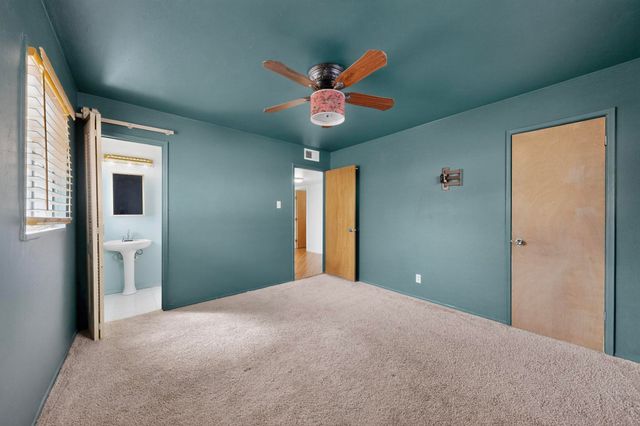 1722 Vermont Street NE, Albuquerque, NM 87110