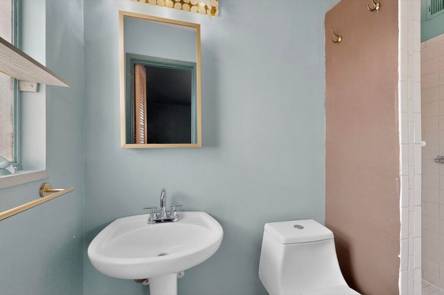 1722 Vermont Street NE, Albuquerque, NM 87110