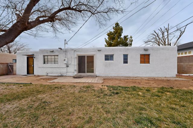 1722 Vermont Street NE, Albuquerque, NM 87110