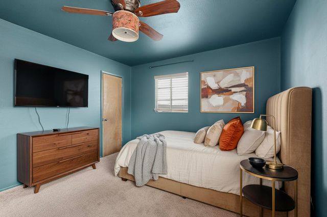 1722 Vermont Street NE, Albuquerque, NM 87110