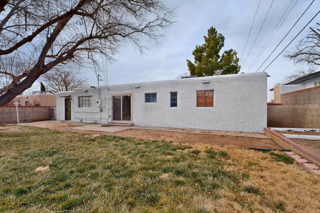 1722 Vermont Street NE, Albuquerque, NM 87110