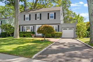 208 Camp Avenue, Merrick, NY 11566