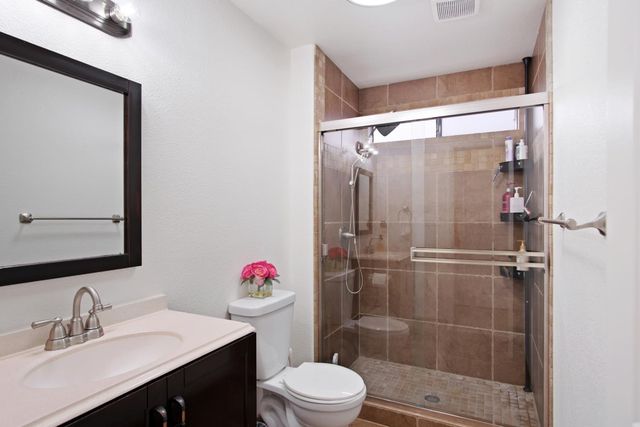 1921 Carleton Dr, Turlock, CA 95382