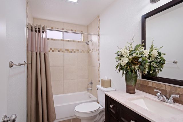 1921 Carleton Dr, Turlock, CA 95382