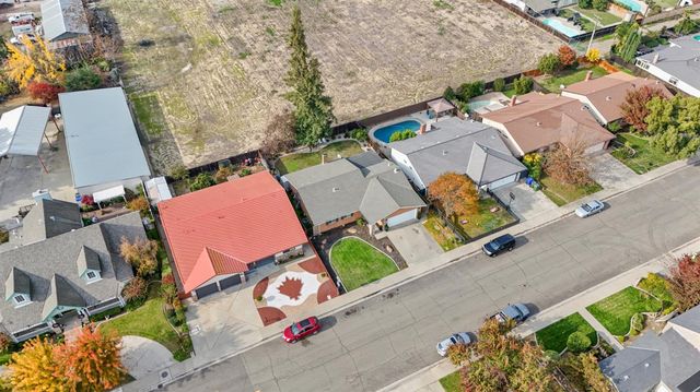 1921 Carleton Dr, Turlock, CA 95382