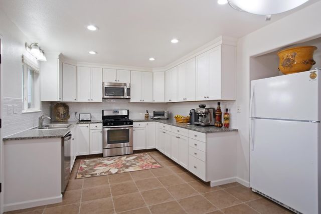 1921 Carleton Dr, Turlock, CA 95382