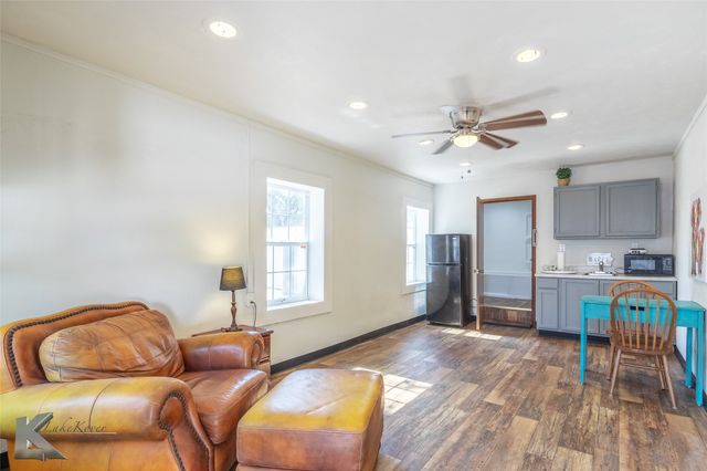 48 N Central Avenue, Hamlin, TX 79520