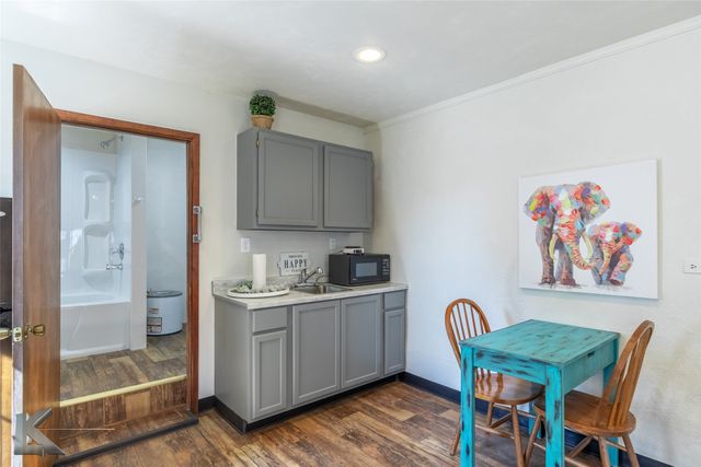 48 N Central Avenue, Hamlin, TX 79520