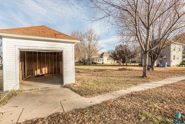 200 E 3rd St Street, Worthing, SD 57077