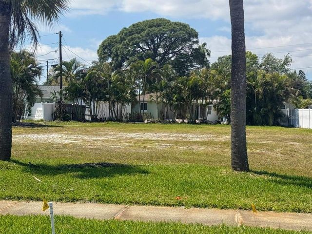 6046 BAYOU GRANDE BOULEVARD NE, St Petersburg, FL 33703