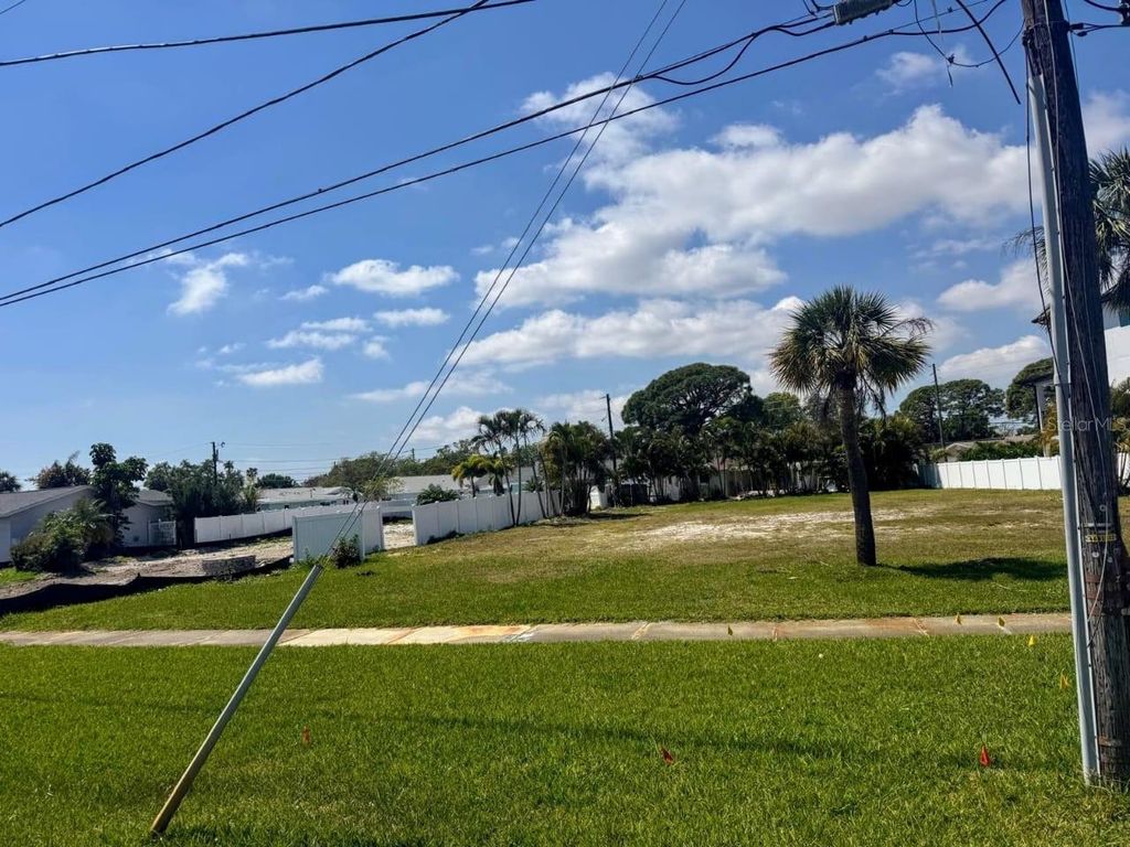 6046 BAYOU GRANDE BOULEVARD NE, St Petersburg, FL 33703