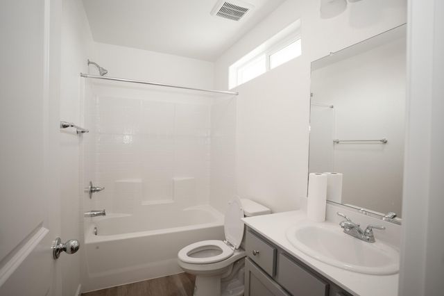 7070 Elm Street, Visalia, CA 93291