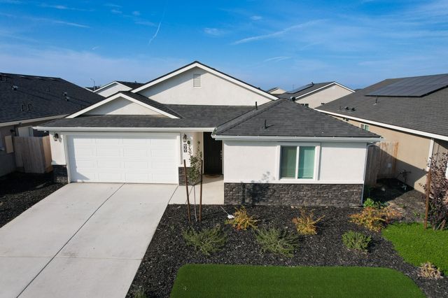 7070 Elm Street, Visalia, CA 93291