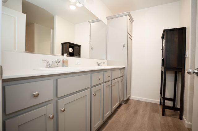 7070 Elm Street, Visalia, CA 93291