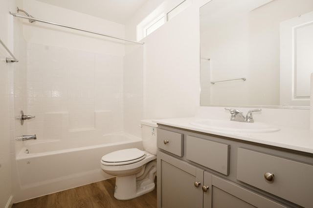 7070 Elm Street, Visalia, CA 93291