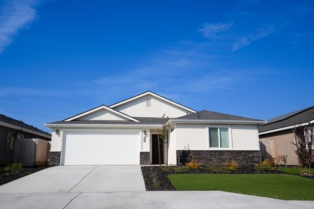 7070 Elm Street, Visalia, CA 93291