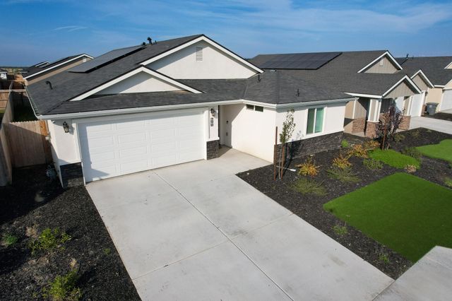 7070 Elm Street, Visalia, CA 93291