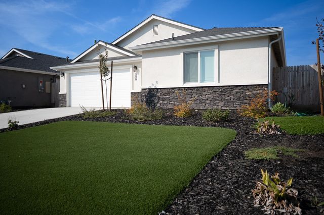 7070 Elm Street, Visalia, CA 93291