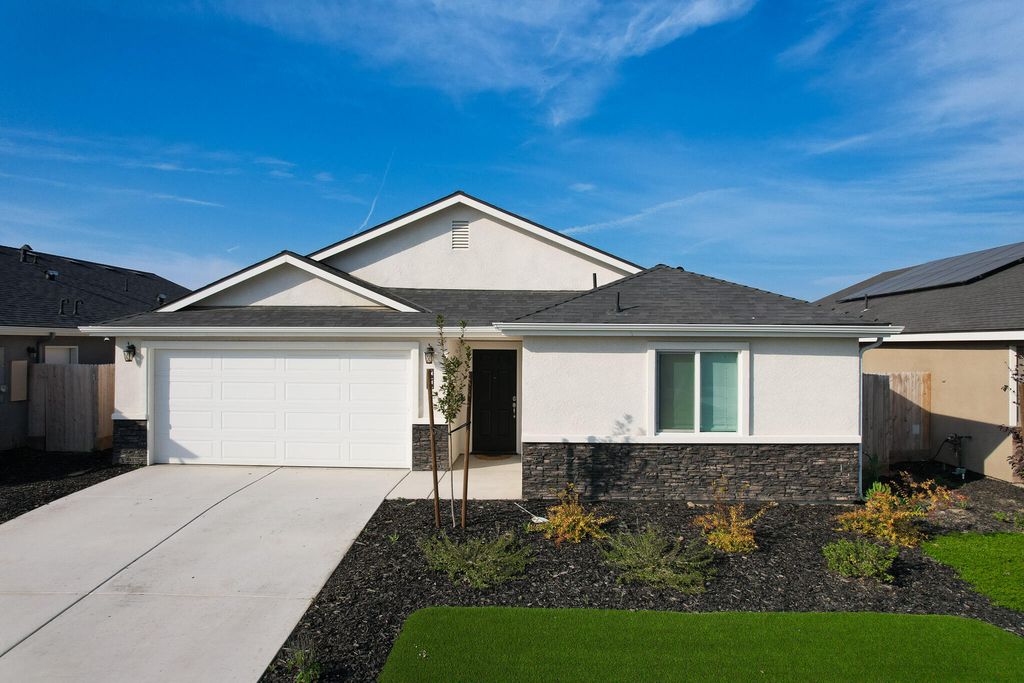 7070 Elm Street, Visalia, CA 93291