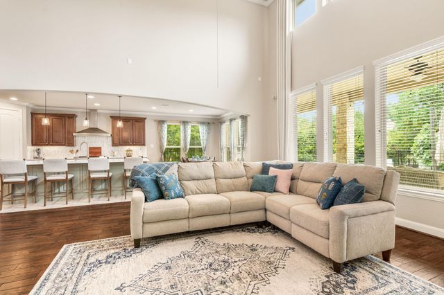 10 Black Spruce Court, The Woodlands, TX 77389