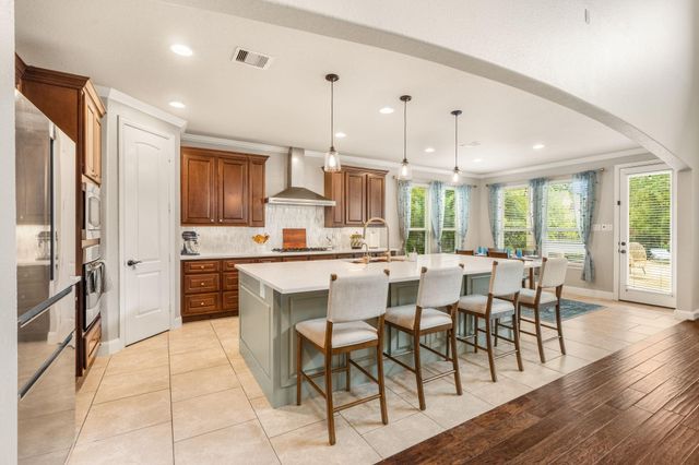 10 Black Spruce Court, The Woodlands, TX 77389