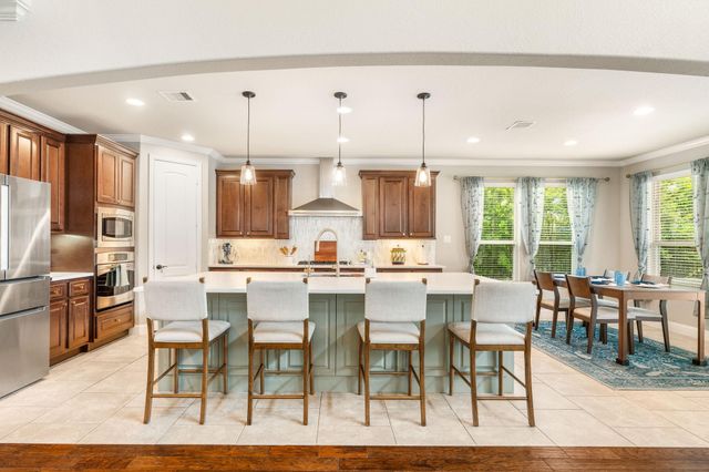 10 Black Spruce Court, The Woodlands, TX 77389