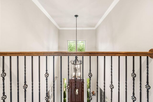 10 Black Spruce Court, The Woodlands, TX 77389