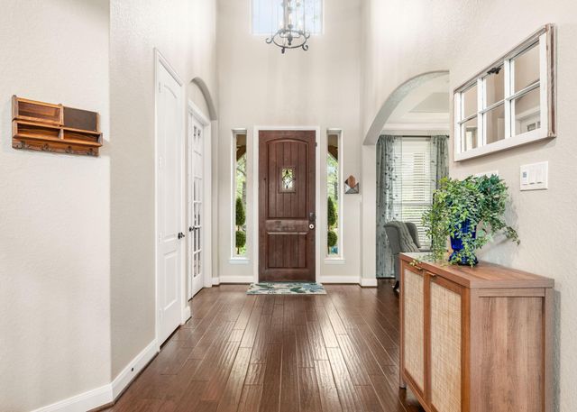 10 Black Spruce Court, The Woodlands, TX 77389