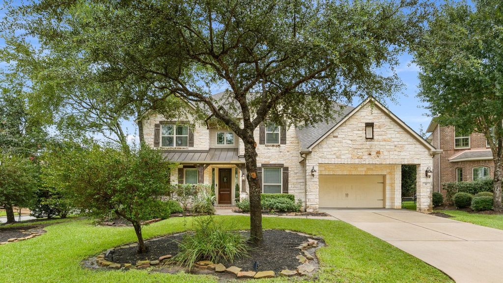 10 Black Spruce Court, The Woodlands, TX 77389
