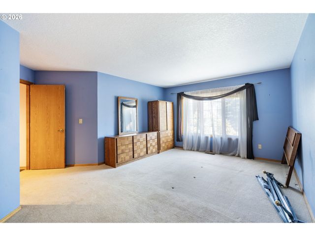 19602 WILDWOOD Dr, West Linn, OR 97068