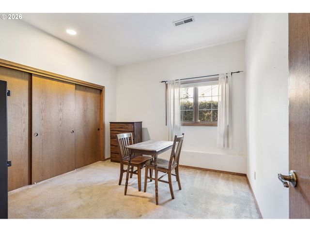 19602 WILDWOOD Dr, West Linn, OR 97068