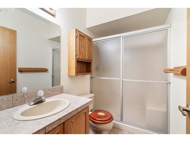 19602 WILDWOOD Dr, West Linn, OR 97068