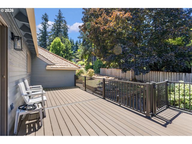 19602 WILDWOOD Dr, West Linn, OR 97068