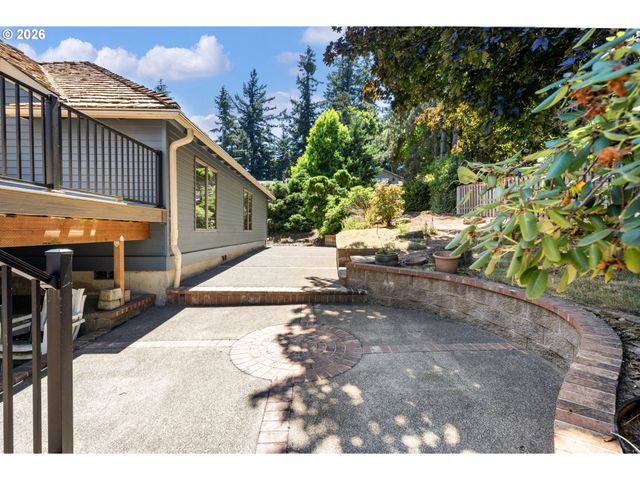 19602 WILDWOOD Dr, West Linn, OR 97068