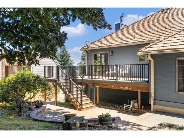 19602 WILDWOOD Dr, West Linn, OR 97068