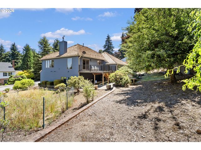 19602 WILDWOOD Dr, West Linn, OR 97068