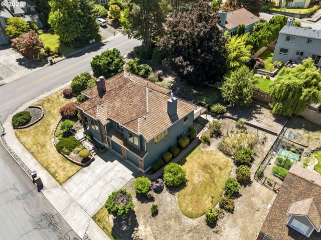 19602 WILDWOOD Dr, West Linn, OR 97068